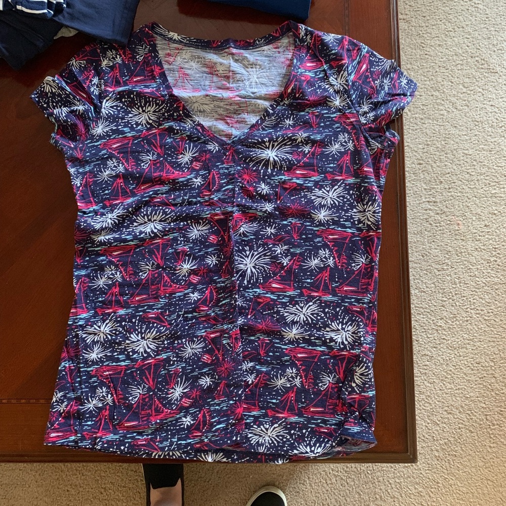 LP sparks fly T-shirt EUC SIZE small